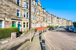 Holyrood Park Apartment near Royal Mile and Palace - Image 4