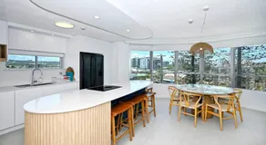 Stylish Tasteful Maroochy Escape - Image 4