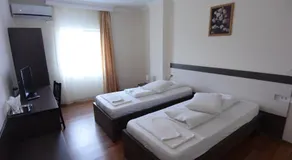 Hotel Arizona - Image 2
