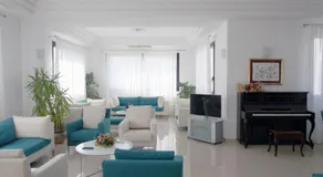 Bikini Hotel - Image 3