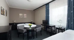 Hotel Tulipan Pruhonice - Image 2