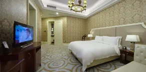 Tulip Inn - Image 2