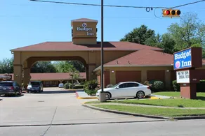 Budget Inn - Image 3
