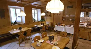 Gasthof Hotel Weinbau "Zum Goldenen Ochsen" - Image 3