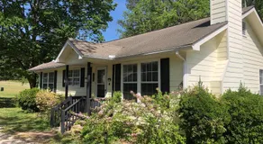 Beautiful Farmhouse near Atlanta's Airport! - Image 4