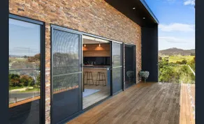 Hobart Luxury Family Home with Spa & Fire Pit, Sleeps 8 - Image 3