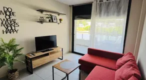 Hermoso piso en un paso de la Playa de Fenals con piscina - Image 2