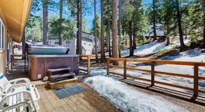 Single-level home with fireplace deck grill & washer&dryer sleeps 10 - Image 4