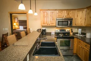 Huge Condo with Stunning Views from Oversized Deck Save 20% on 7 Nights! - Image 3