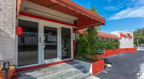 Beach and Town Motel - Image 4