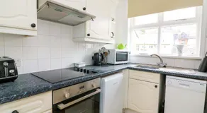 Castleview Apartment, 21 South Embankment - Image 3