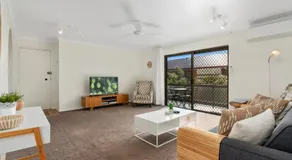 Elegant Beachside Gem - Image 2