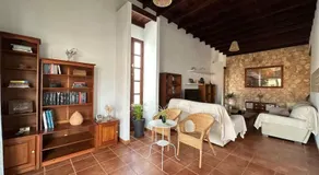 Private villa with pool in the mountains - Image 2
