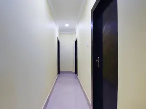 OYO 38746 Hotel Blue Star - Image 3