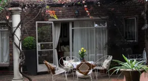 Feathers Guest House - Image 5