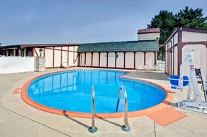 Inn Madison Heights, MI - Image 3