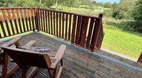 Luxury Waterfront Retreat I Private Hot Tub & Sauna I Lake View - Image 5