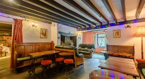 Pen-Y-Bont Hotel - Image 3