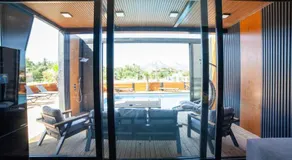 Boutique hotel with a heat pool - Image 2
