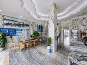 Royal Hotel - Image 3