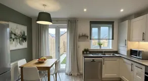 Newcastle Great Park 4BR Home, Sleeps 8 - Image 2