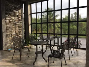 Vish Hotel and Cafe - Image 4