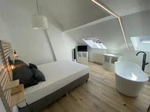 Cozy apartment with island bath - Image 2