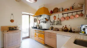 Authentic Provençal house with pool - Image 3