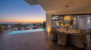 VACATION MARBELLA I Villa Paraiso The View, 6 BDR, Modern Villa, Infinity Heated Pool, Gated Community, Cinema Room, Sea View, Golf Courses - Image 4