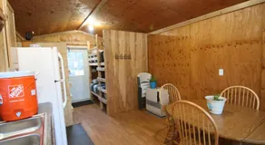 Alaskan Adventure Dry Cabins - Image 4