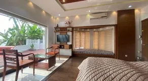 Willo Stays On the beach Sea view Ocean Hues holiday home - Image 2