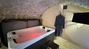 Alcôve Secrète Suite médiévale avec Spa - Image 4