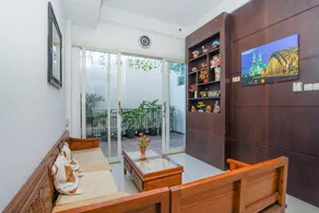 Central City Family Residence - Image 2