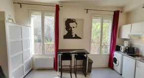 Comfy Parisian studio! - Image 3