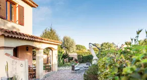 Nora Guesthouse Rooms and Villas - Image 2