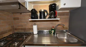 A comfy studio with hot tub - Image 5