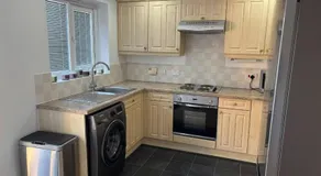 Private Double Bed Bathroom Hydro Pool Part share home with host - Image 2