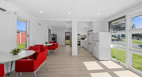 Waterside 3 BDR House with Fully Fenced & Car Park - Image 4