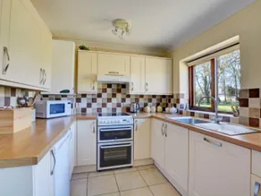 1 Barge Cottage - Image 5