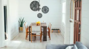 Cozy Family-Friendly home w/ fenced-in backyard - Image 5