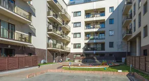 Urban Oasis Apartments with Parking - Image 4