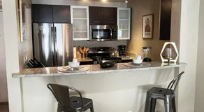 Hollywood loft spectacular free parking - Image 5