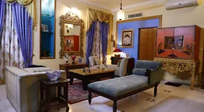 Aura Homestay Royal Villa - Image 2