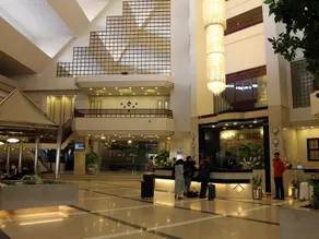 Regent Plaza Hotel & Convention Center - Image 4