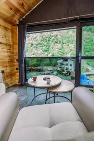 King Suit Bungalow - Image 3