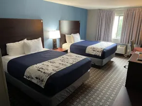 American Inn Cedar Rapids South - Image 2