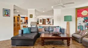 Holiday Home at Sunshine with Pets and HEATED POOL - Image 4