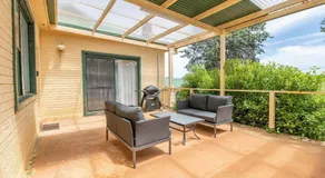 Canobolas Cottage - Amazing Farm Stay, 4 King Beds - Image 4