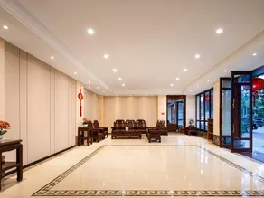 Cuihu Hotel - Image 3