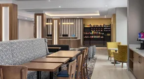 Hampton Inn by Hilton Montreal East Anjou - Image 3
